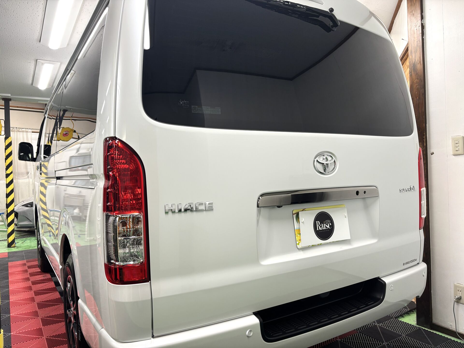 トヨタ　ハイエース　DIA2キーパー施工