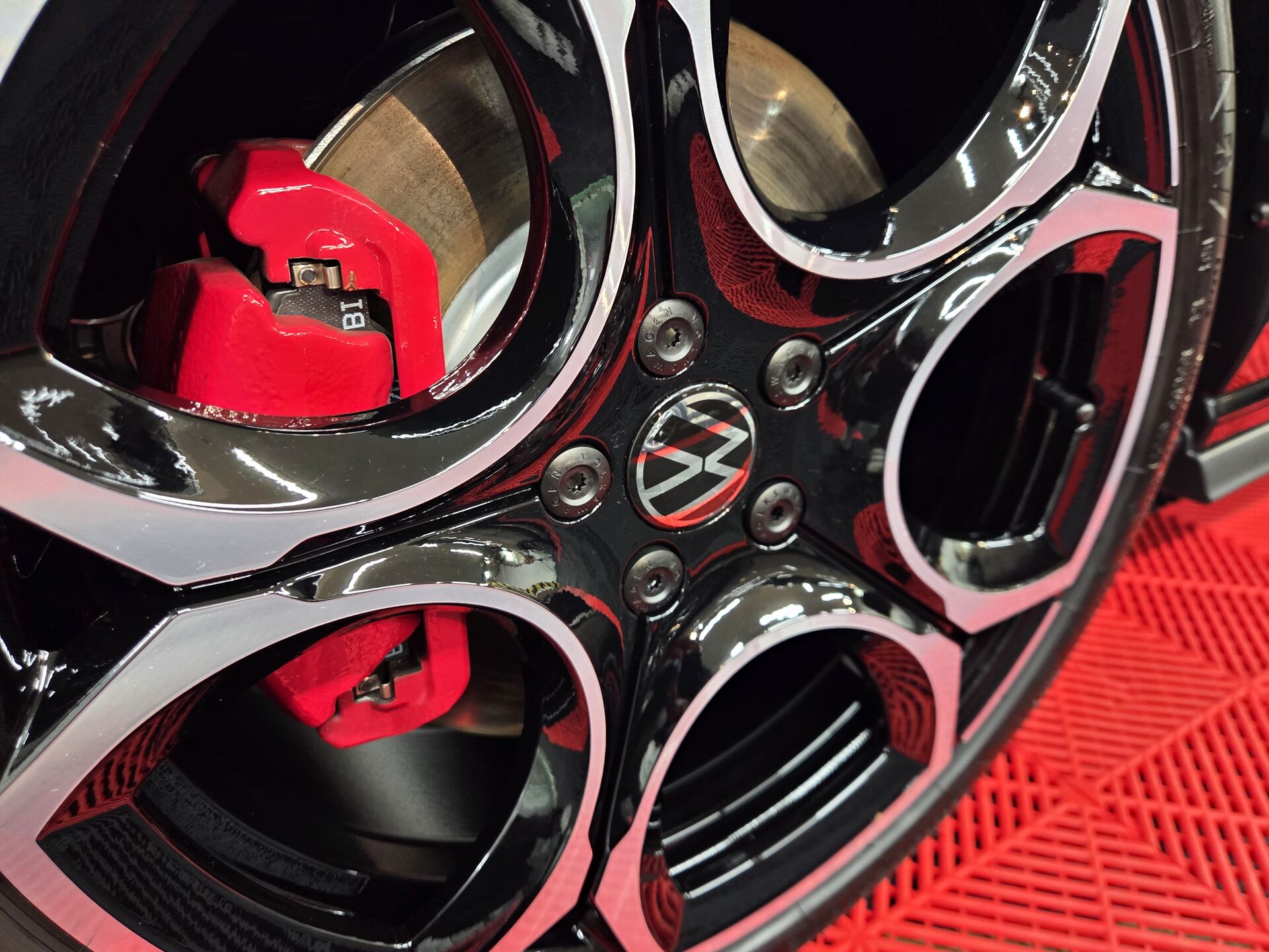 フォルクスワーゲン　ゴルフGTI　3工程研磨VEILLE S1施工
