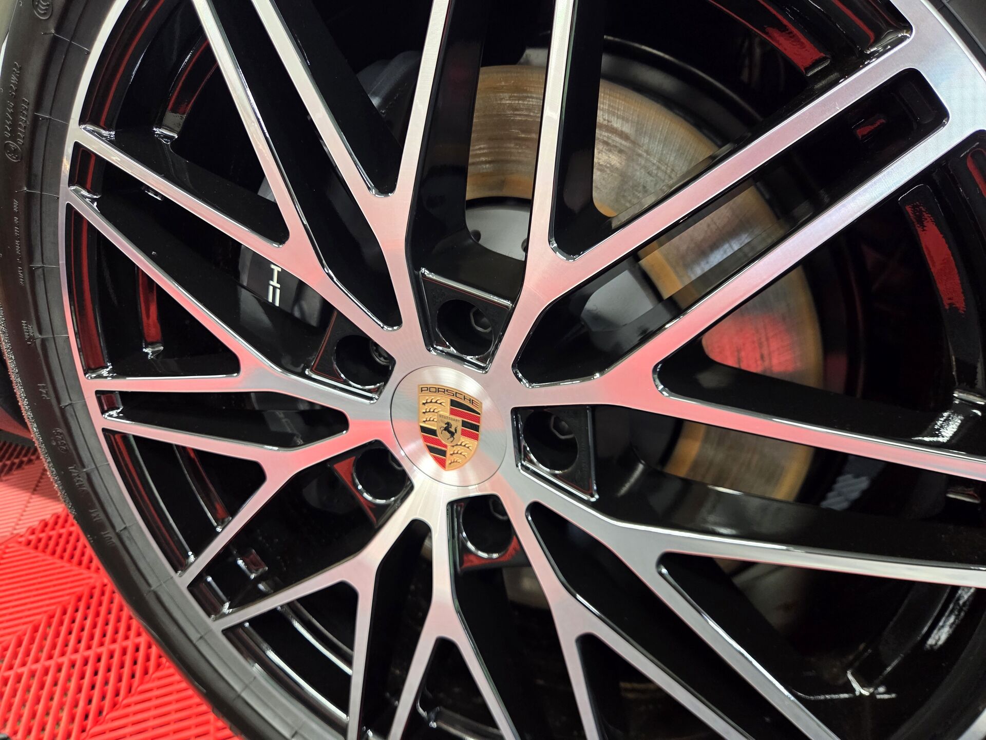 ポルシェ　カイエン　3工程研磨VEILLE S1プレミアム施工