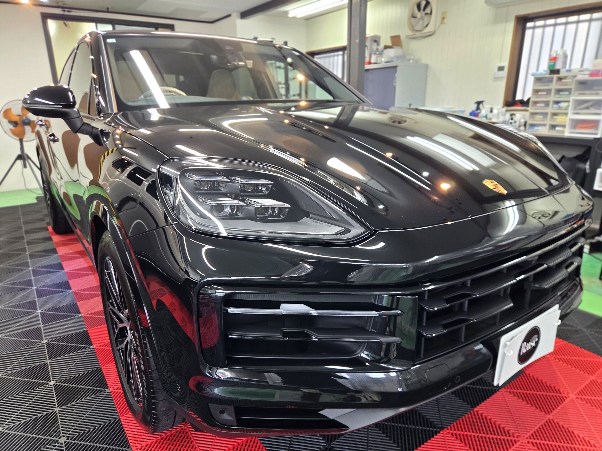 ポルシェ　カイエン　3工程研磨VEILLE S1プレミアム施工